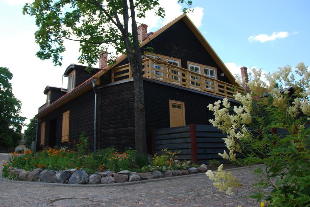 Saha Kluba Apartamenti Kuldīga Oda fotoğraf